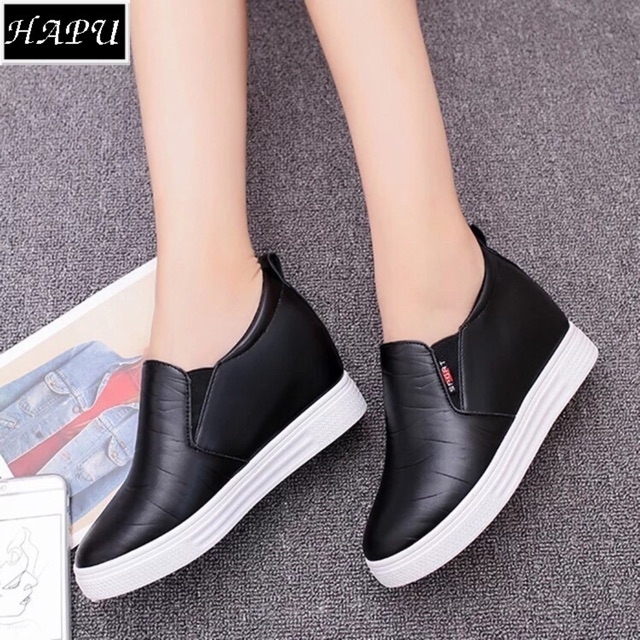 Đôi giày của cô Đỗ Thị Ngọc Dung